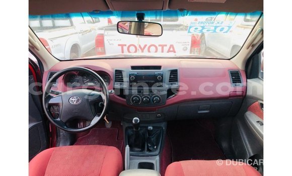 Acheter Import Voiture Toyota Hilux Rouge à Import - Dubai, Conakry Acheter Import Voiture Toyota Hilux Rouge à Import - Dubai, Conakry