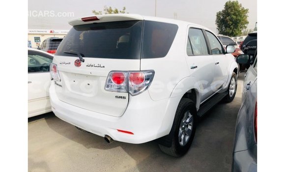 Acheter Import Voiture Toyota Fortuner Blanc à Import - Dubai, Conakry Acheter Import Voiture Toyota Fortuner Blanc à Import - Dubai, Conakry