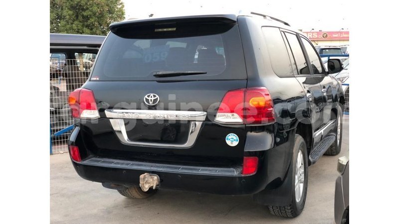 Big with watermark toyota land cruiser conakry import dubai 6290