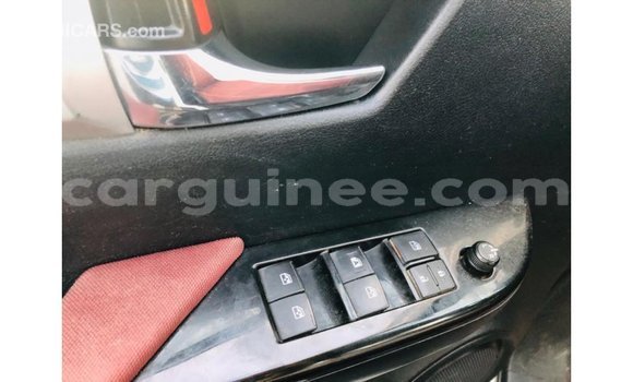 Acheter Import Voiture Toyota Hilux Blanc à Import - Dubai, Conakry Acheter Import Voiture Toyota Hilux Blanc à Import - Dubai, Conakry