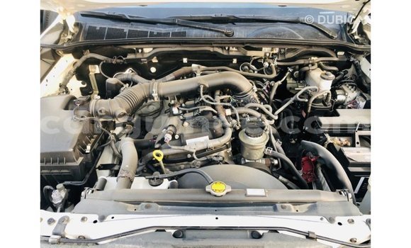 Acheter Import Voiture Toyota Hilux Blanc à Import - Dubai, Conakry Acheter Import Voiture Toyota Hilux Blanc à Import - Dubai, Conakry