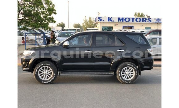Acheter Import Voiture Toyota Fortuner Noir à Import - Dubai, Conakry Acheter Import Voiture Toyota Fortuner Noir à Import - Dubai, Conakry