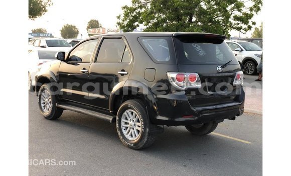 Acheter Import Voiture Toyota Fortuner Noir à Import - Dubai, Conakry Acheter Import Voiture Toyota Fortuner Noir à Import - Dubai, Conakry