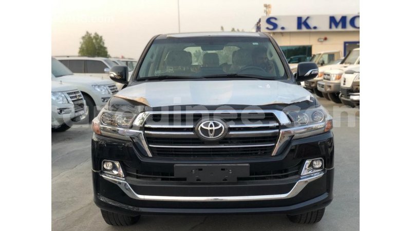 Big with watermark toyota land cruiser conakry import dubai 6297