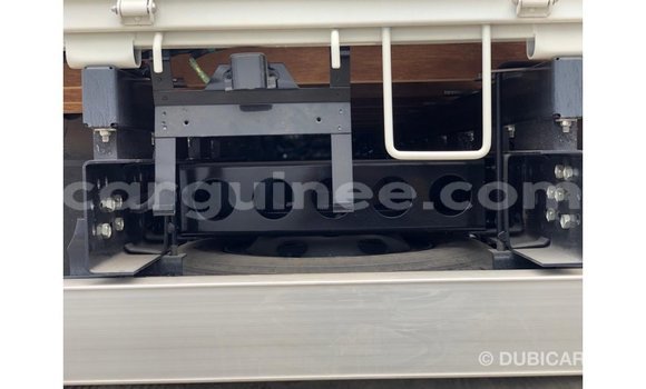 Acheter Import Voiture Isuzu Rodeo Blanc à Import - Dubai, Conakry Acheter Import Voiture Isuzu Rodeo Blanc à Import - Dubai, Conakry