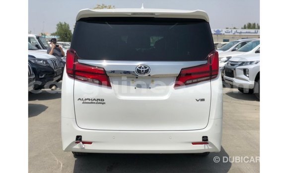 Acheter Import Voiture Toyota Alphard Blanc à Import - Dubai, Conakry Acheter Import Voiture Toyota Alphard Blanc à Import - Dubai, Conakry