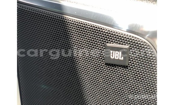 Acheter Import Voiture Toyota Alphard Blanc à Import - Dubai, Conakry Acheter Import Voiture Toyota Alphard Blanc à Import - Dubai, Conakry