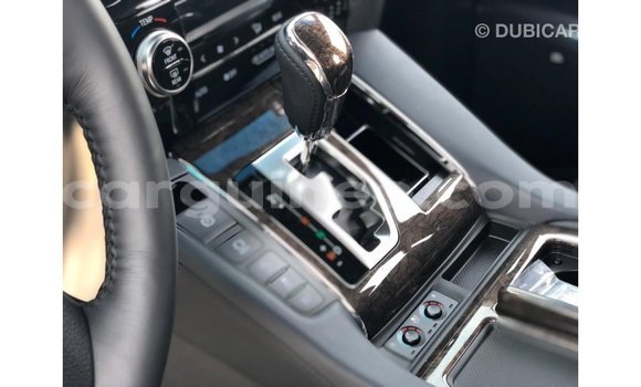 Acheter Import Voiture Toyota Alphard Blanc à Import - Dubai, Conakry Acheter Import Voiture Toyota Alphard Blanc à Import - Dubai, Conakry