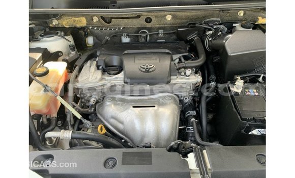 Acheter Import Voiture Toyota 4Runner Blanc à Import - Dubai, Conakry Acheter Import Voiture Toyota 4Runner Blanc à Import - Dubai, Conakry