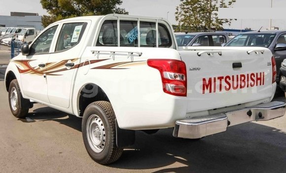 Buy Import Mitsubishi L200 White Car in Import - Dubai in Conakry Buy Import Mitsubishi L200 White Car in Import - Dubai in Conakry