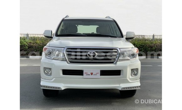 Acheter Import Voiture Toyota Land Cruiser Blanc à Import - Dubai, Conakry Acheter Import Voiture Toyota Land Cruiser Blanc à Import - Dubai, Conakry