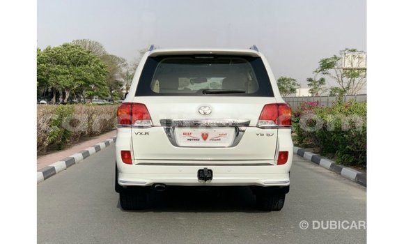 Acheter Import Voiture Toyota Land Cruiser Blanc à Import - Dubai, Conakry Acheter Import Voiture Toyota Land Cruiser Blanc à Import - Dubai, Conakry