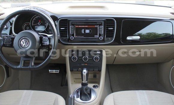 Acheter Import Voiture Volkswagen Beetle Bleu à Import - Dubai, Conakry Acheter Import Voiture Volkswagen Beetle Bleu à Import - Dubai, Conakry