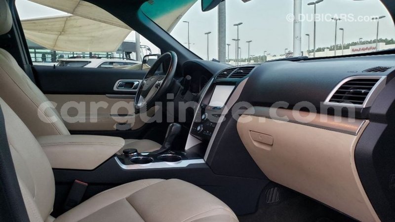 Big with watermark ford explorer conakry import dubai 6356