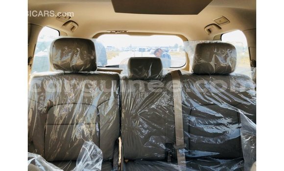 Acheter Import Voiture Toyota Land Cruiser Blanc à Import - Dubai, Conakry Acheter Import Voiture Toyota Land Cruiser Blanc à Import - Dubai, Conakry