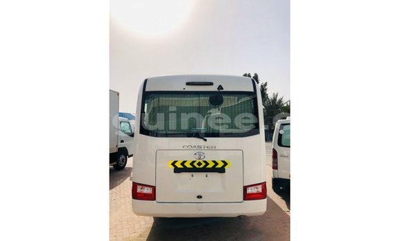 Acheter Import Voiture Toyota Coaster Blanc à Import - Dubai, Conakry Acheter Import Voiture Toyota Coaster Blanc à Import - Dubai, Conakry