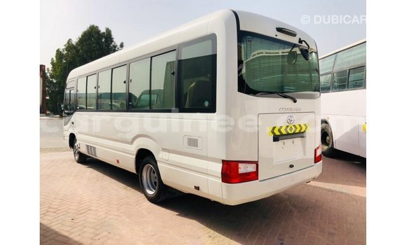 Acheter Import Voiture Toyota Coaster Blanc à Import - Dubai, Conakry Acheter Import Voiture Toyota Coaster Blanc à Import - Dubai, Conakry