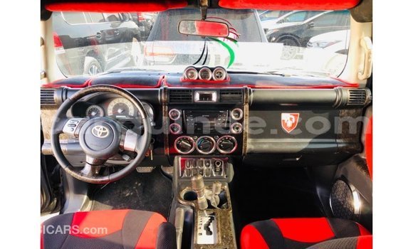 Acheter Import Voiture Toyota FJ Cruiser Noir à Import - Dubai, Conakry Acheter Import Voiture Toyota FJ Cruiser Noir à Import - Dubai, Conakry