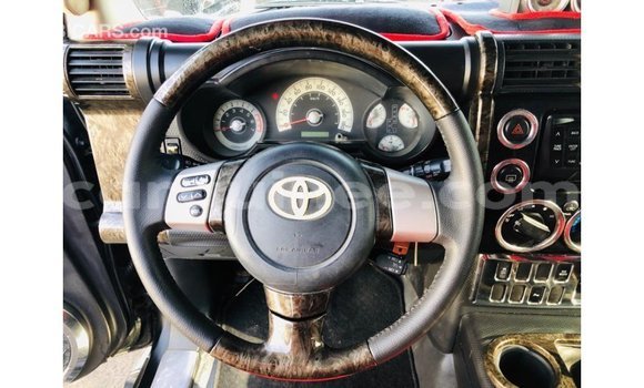 Acheter Import Voiture Toyota FJ Cruiser Noir à Import - Dubai, Conakry Acheter Import Voiture Toyota FJ Cruiser Noir à Import - Dubai, Conakry