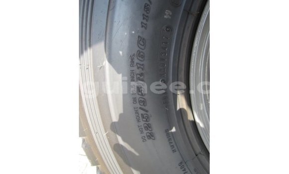 Acheter Import Voiture Toyota Land Cruiser Blanc à Import - Dubai, Conakry Acheter Import Voiture Toyota Land Cruiser Blanc à Import - Dubai, Conakry