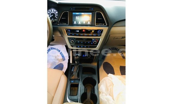 Acheter Import Voiture Hyundai Sonata Rouge à Import - Dubai, Conakry Acheter Import Voiture Hyundai Sonata Rouge à Import - Dubai, Conakry