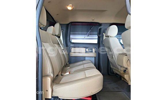 Acheter Import Voiture Ford Club Wagon Marron à Import - Dubai, Conakry Acheter Import Voiture Ford Club Wagon Marron à Import - Dubai, Conakry