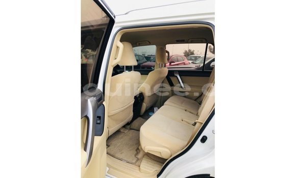 Acheter Import Voiture Toyota Prado Blanc à Import - Dubai, Conakry Acheter Import Voiture Toyota Prado Blanc à Import - Dubai, Conakry