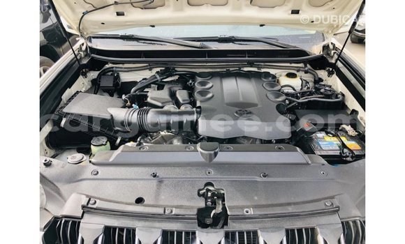 Acheter Import Voiture Toyota Prado Blanc à Import - Dubai, Conakry Acheter Import Voiture Toyota Prado Blanc à Import - Dubai, Conakry