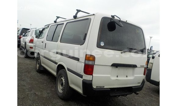 Acheter Import Voiture Toyota Hiace Blanc à Import - Dubai, Conakry Acheter Import Voiture Toyota Hiace Blanc à Import - Dubai, Conakry