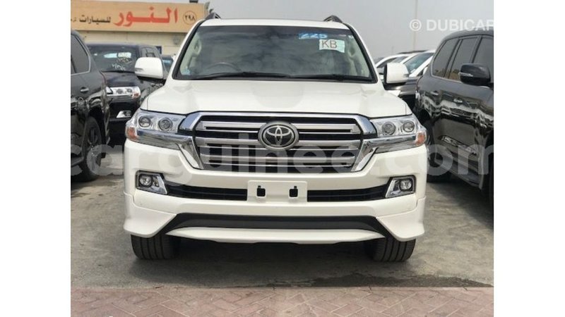 Big with watermark toyota land cruiser conakry import dubai 6400