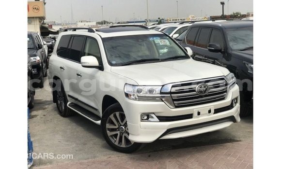Acheter Import Voiture Toyota Land Cruiser Blanc à Import - Dubai, Conakry Acheter Import Voiture Toyota Land Cruiser Blanc à Import - Dubai, Conakry