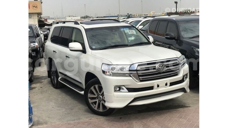 Big with watermark toyota land cruiser conakry import dubai 6400