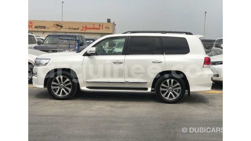 Big with watermark toyota land cruiser conakry import dubai 6400