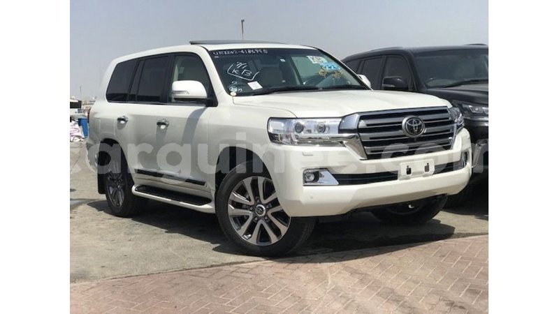 Big with watermark toyota land cruiser conakry import dubai 6403