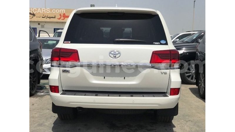 Big with watermark toyota land cruiser conakry import dubai 6403