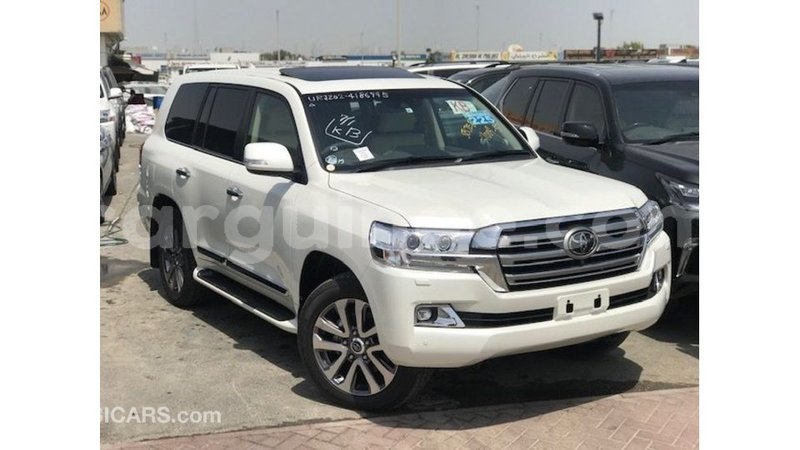 Big with watermark toyota land cruiser conakry import dubai 6403