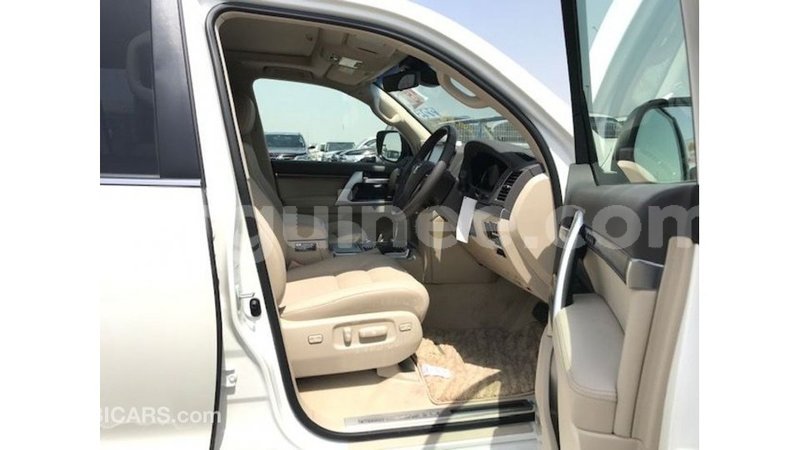 Big with watermark toyota land cruiser conakry import dubai 6403