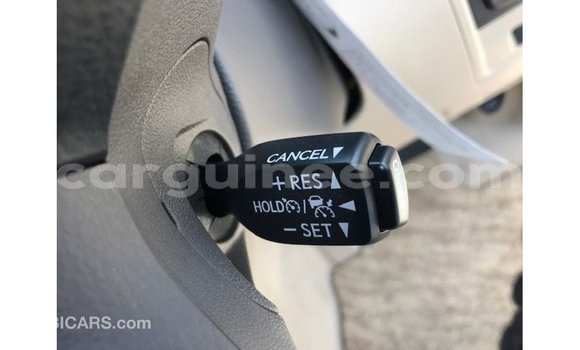 Acheter Import Voiture Toyota Land Cruiser Blanc à Import - Dubai, Conakry Acheter Import Voiture Toyota Land Cruiser Blanc à Import - Dubai, Conakry