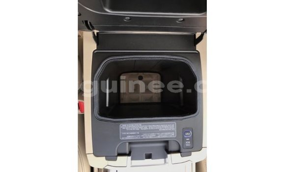 Acheter Import Voiture Toyota Land Cruiser Blanc à Import - Dubai, Conakry Acheter Import Voiture Toyota Land Cruiser Blanc à Import - Dubai, Conakry