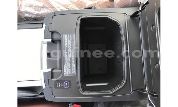 Acheter Import Voiture Toyota Land Cruiser Noir à Import - Dubai, Conakry Acheter Import Voiture Toyota Land Cruiser Noir à Import - Dubai, Conakry