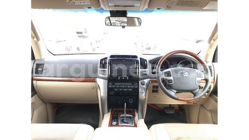 Big with watermark toyota land cruiser conakry import dubai 6411