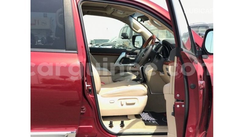 Big with watermark toyota land cruiser conakry import dubai 6411