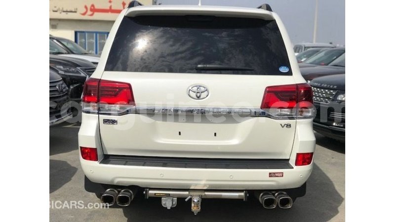 Big with watermark toyota land cruiser conakry import dubai 6414