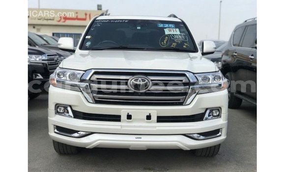 Acheter Import Voiture Toyota Land Cruiser Blanc à Import - Dubai, Conakry Acheter Import Voiture Toyota Land Cruiser Blanc à Import - Dubai, Conakry