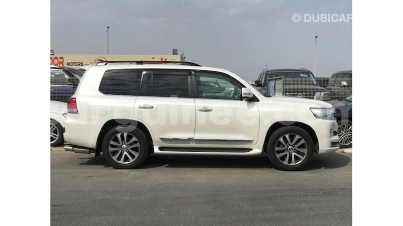 Big with watermark toyota land cruiser conakry import dubai 6414