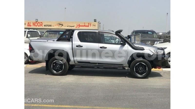 Big with watermark toyota hilux conakry import dubai 6417