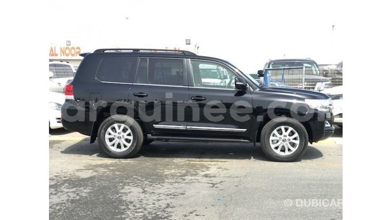 Big with watermark toyota land cruiser conakry import dubai 6419