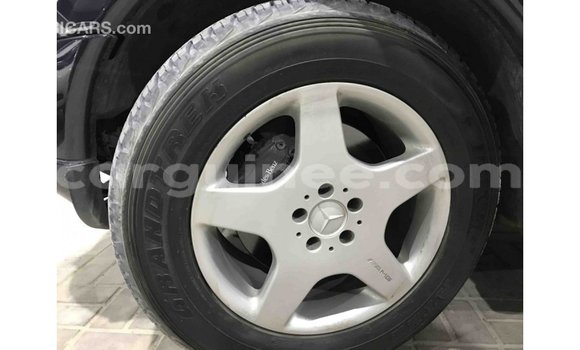 Acheter Import Voiture Mercedes-Benz 190 (W201) Bleu à Import - Dubai, Conakry Acheter Import Voiture Mercedes-Benz 190 (W201) Bleu à Import - Dubai, Conakry