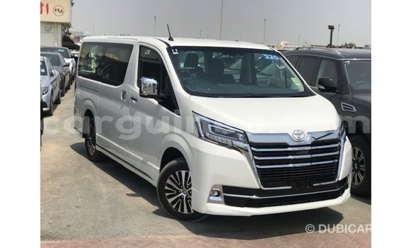 Acheter Import Voiture Toyota Granvia Blanc à Import - Dubai, Conakry Acheter Import Voiture Toyota Granvia Blanc à Import - Dubai, Conakry
