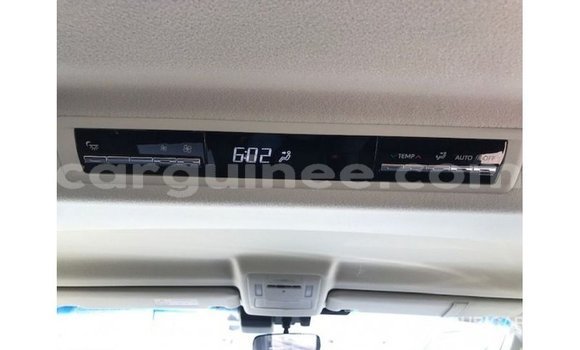 Acheter Import Voiture Toyota Granvia Blanc à Import - Dubai, Conakry Acheter Import Voiture Toyota Granvia Blanc à Import - Dubai, Conakry